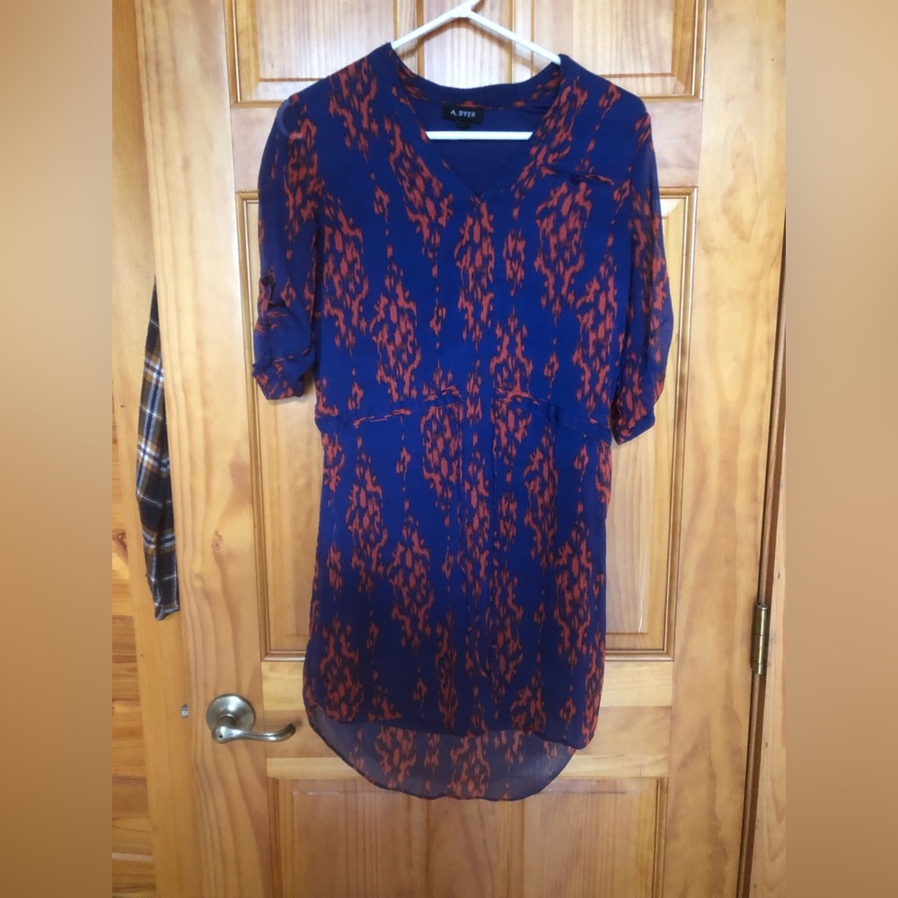 Dress with tie waist